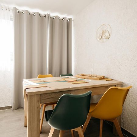 Cosy T1, A 10 Minutes A Pieds Des Plages Fréjus 外观 照片