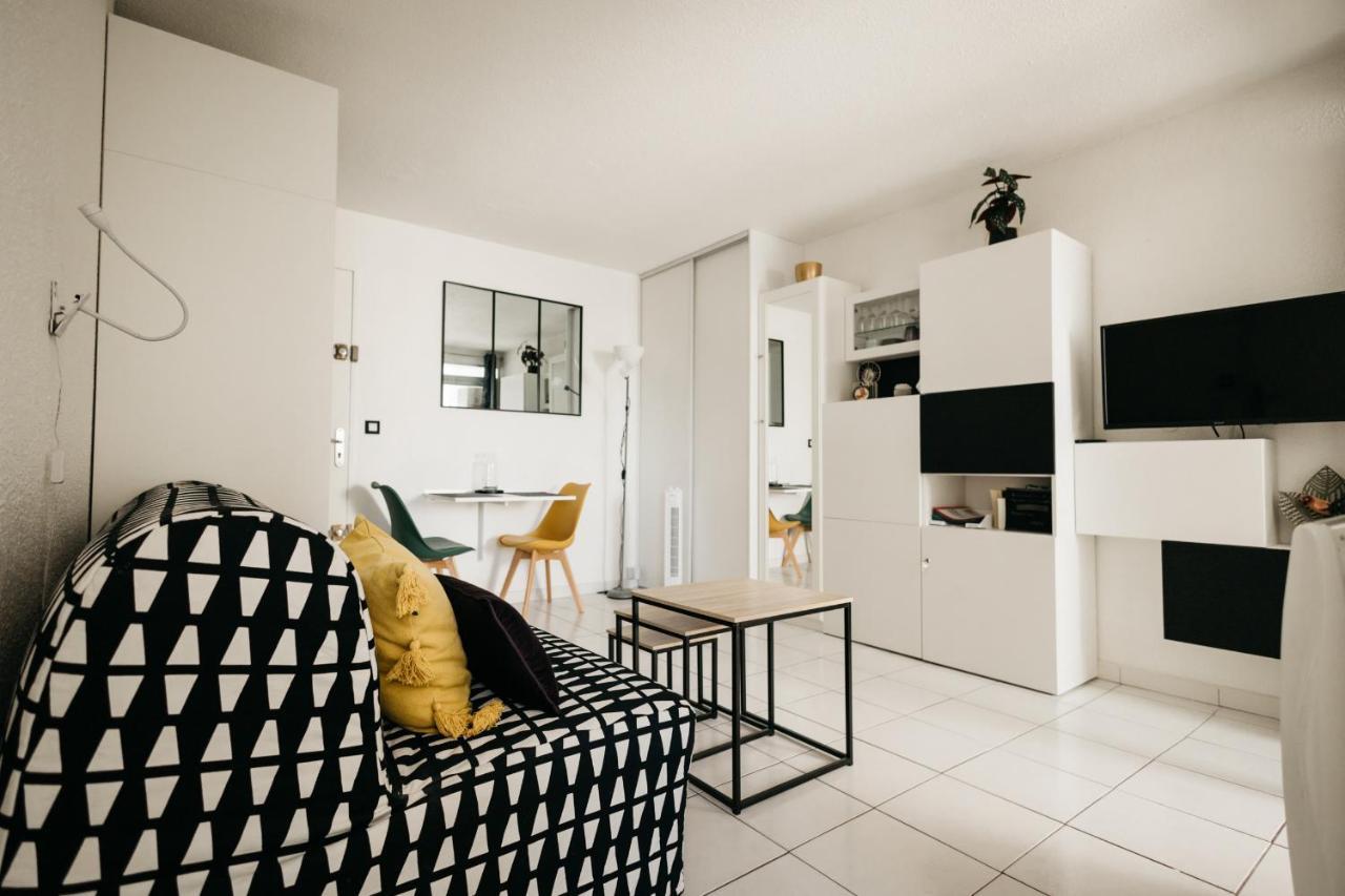 Cosy T1, A 10 Minutes A Pieds Des Plages Fréjus 外观 照片