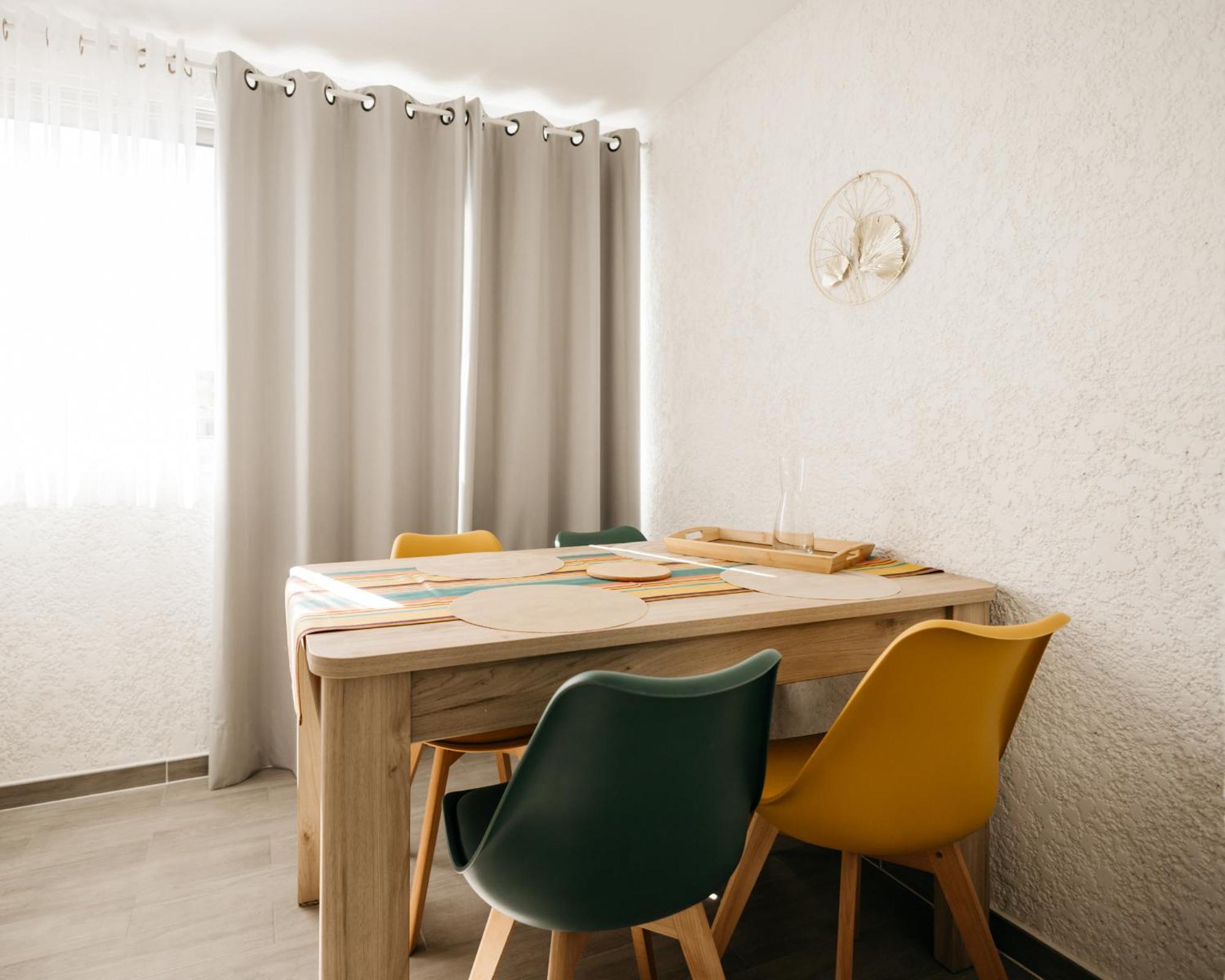 Cosy T1, A 10 Minutes A Pieds Des Plages Fréjus 外观 照片